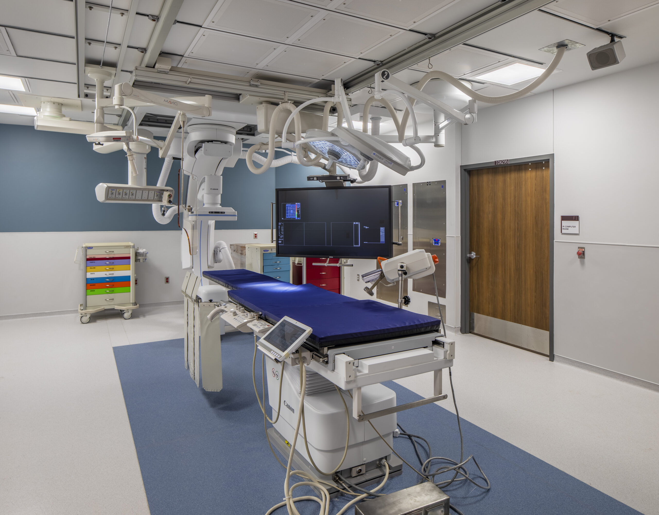 An image of an operating room