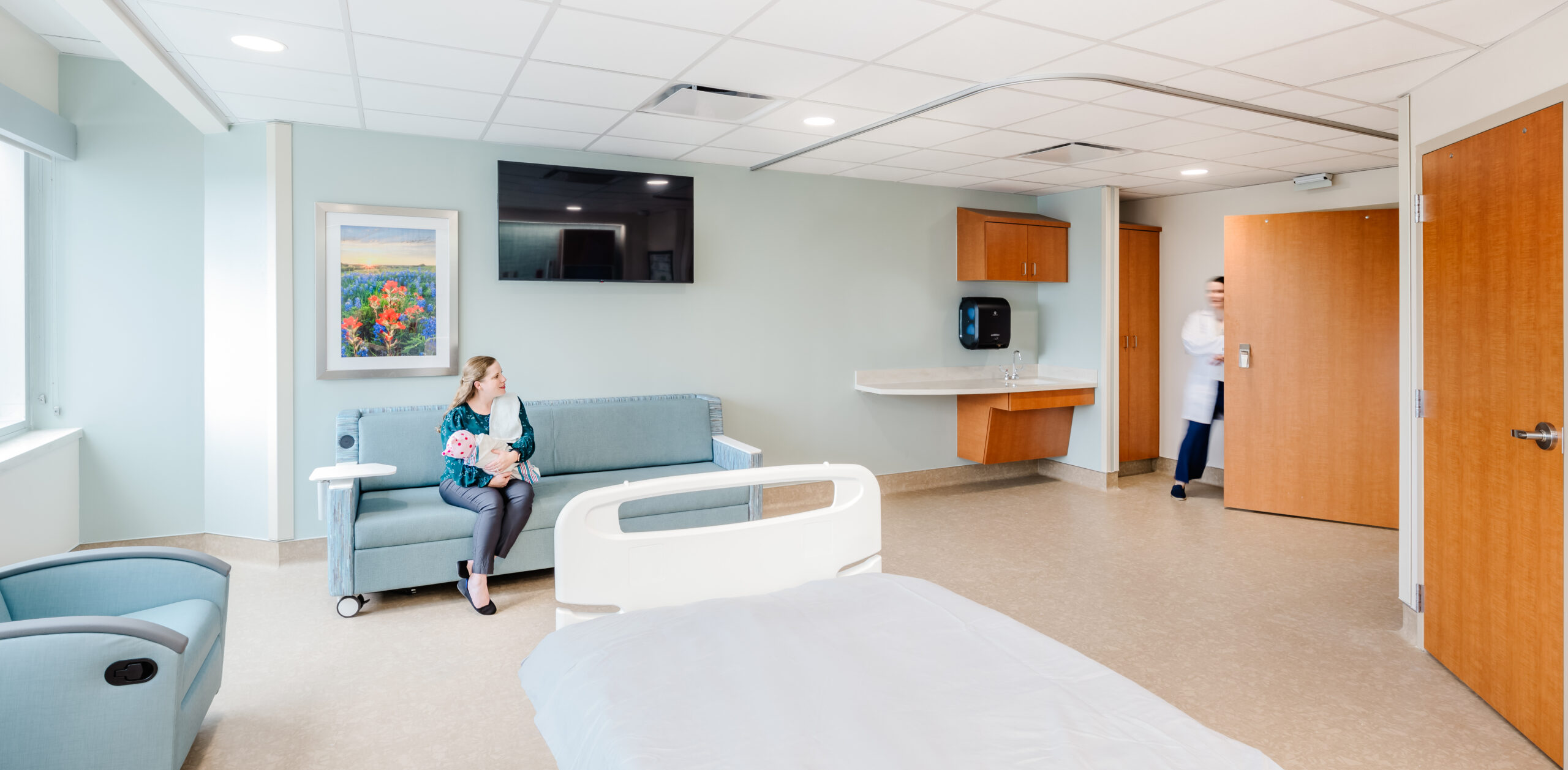 Photo of postpartum patient room