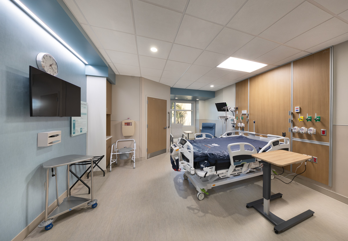 Jupiter Medical Center Tim and Jayne Donahue Patient Care Tower