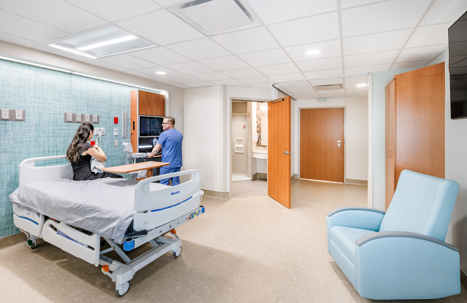 A picture of a postpartum patient room